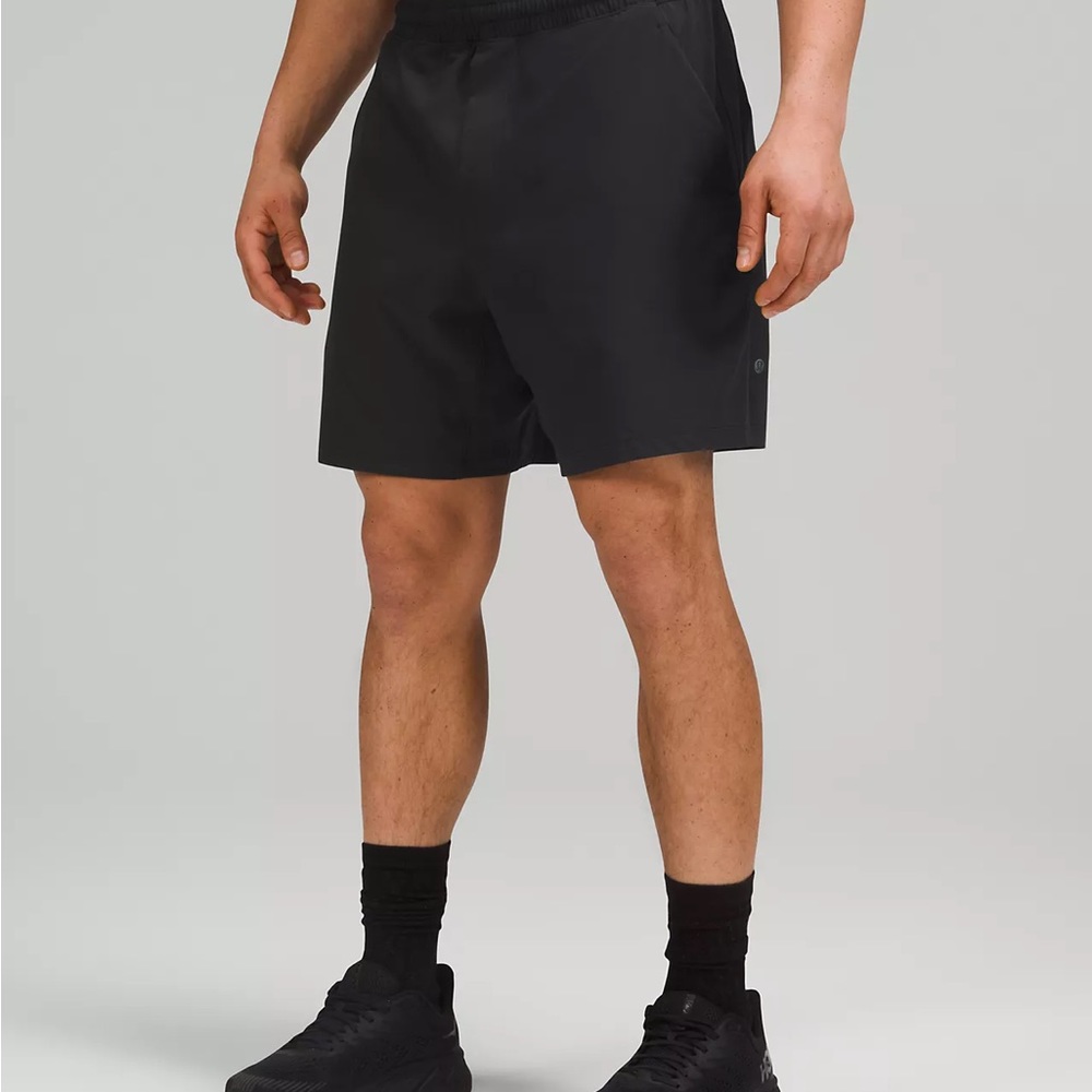 Lululemon Athletica Pace Breaker 7” Linerless Short. Black. Size Large.